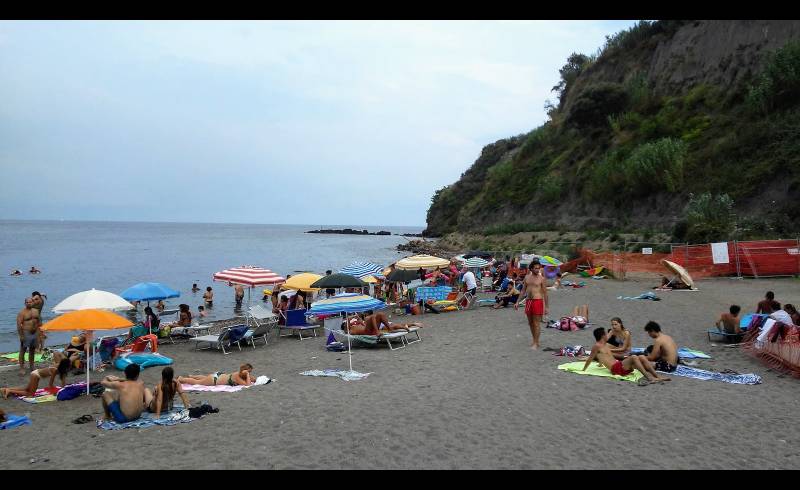 Photo of Spiaggia Lingua with gray pebble surface