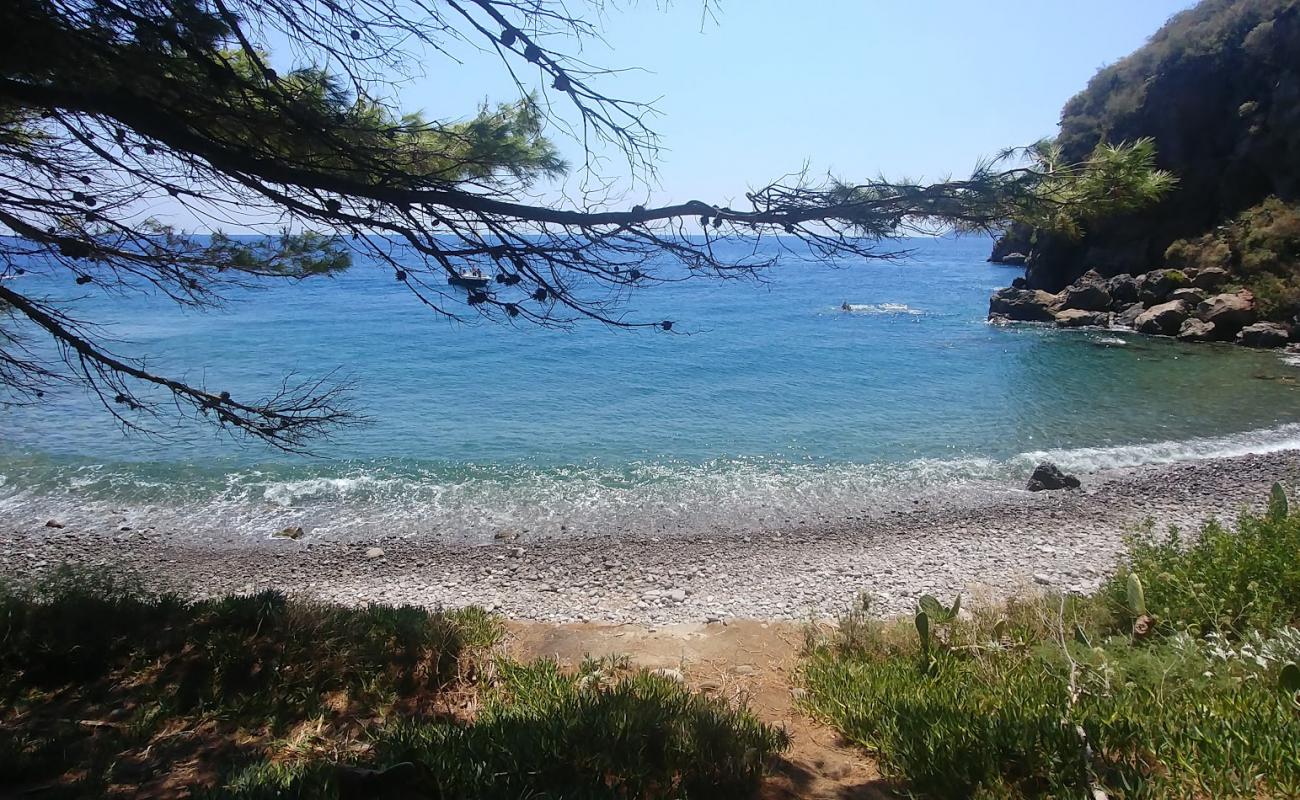 Photo of La Scissice beach with gray pebble surface