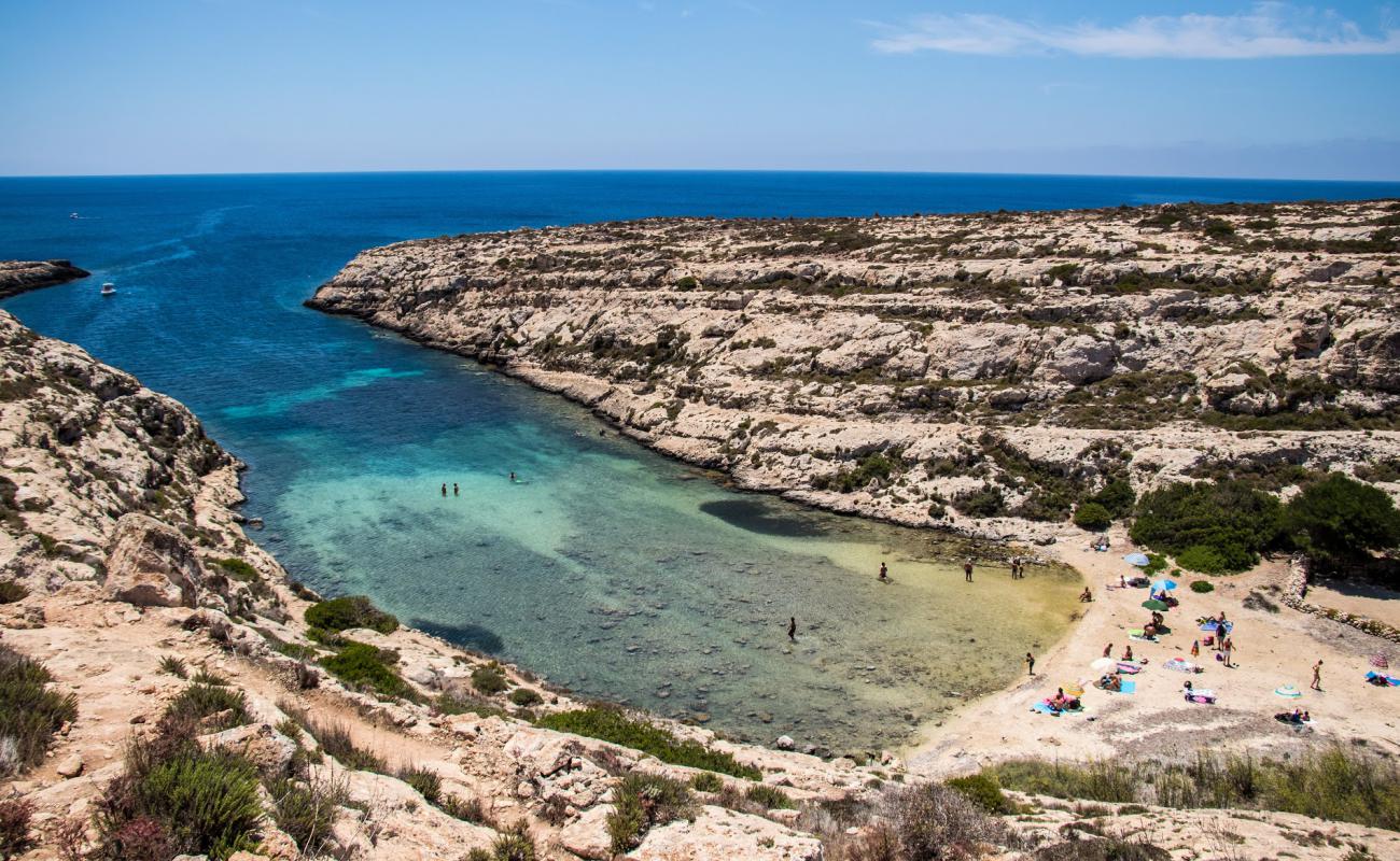 Photo of Cala Galera with bright sand surface