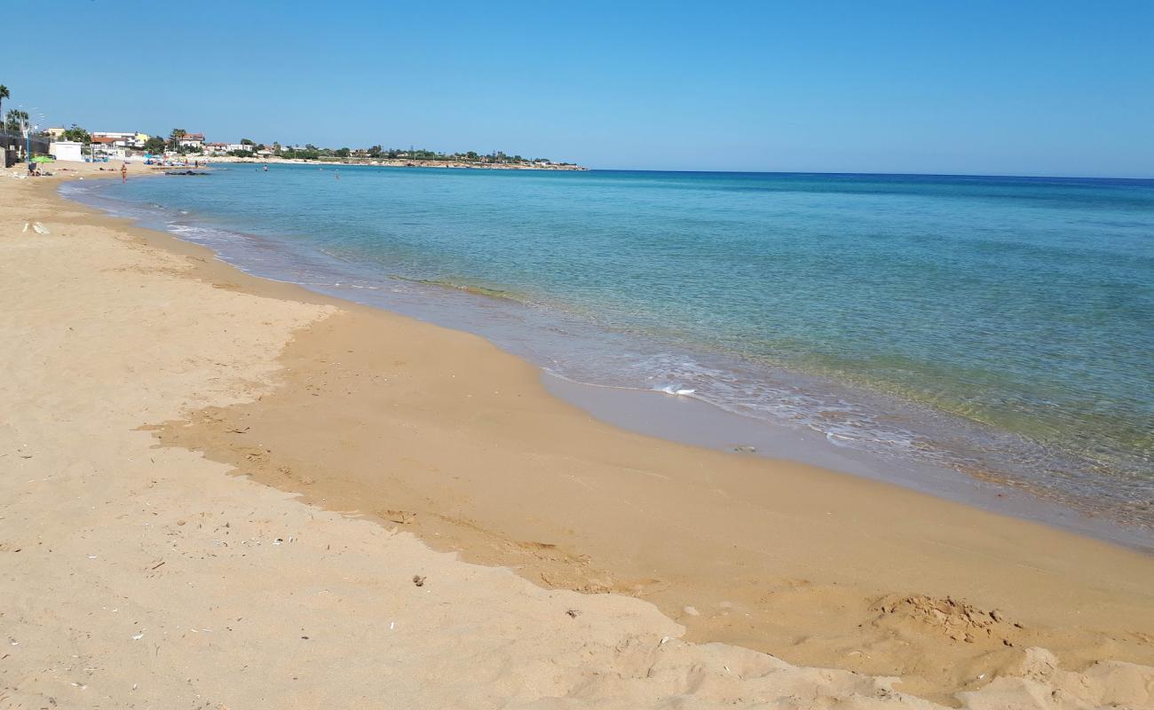 Photo of Lungomare tremoli with brown sand surface