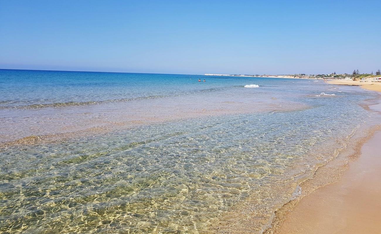 Photo of Carratois Beach with brown sand surface