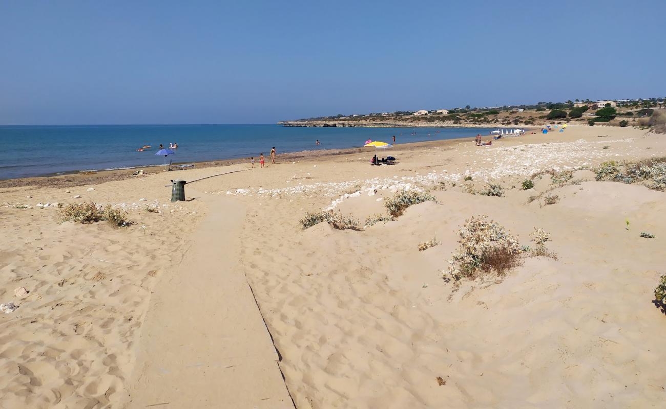 Photo of Costa di Carro with bright fine sand surface