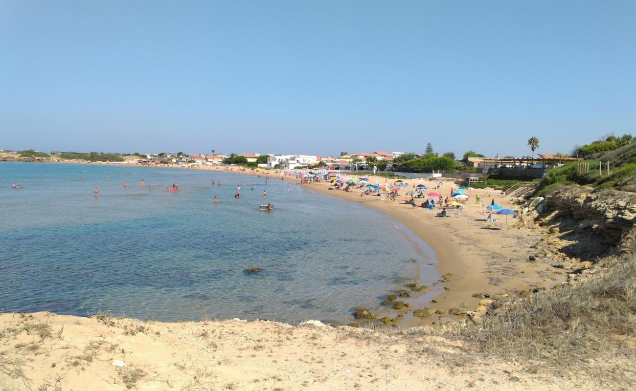 Photo of Punta Braccetto with bright fine sand surface