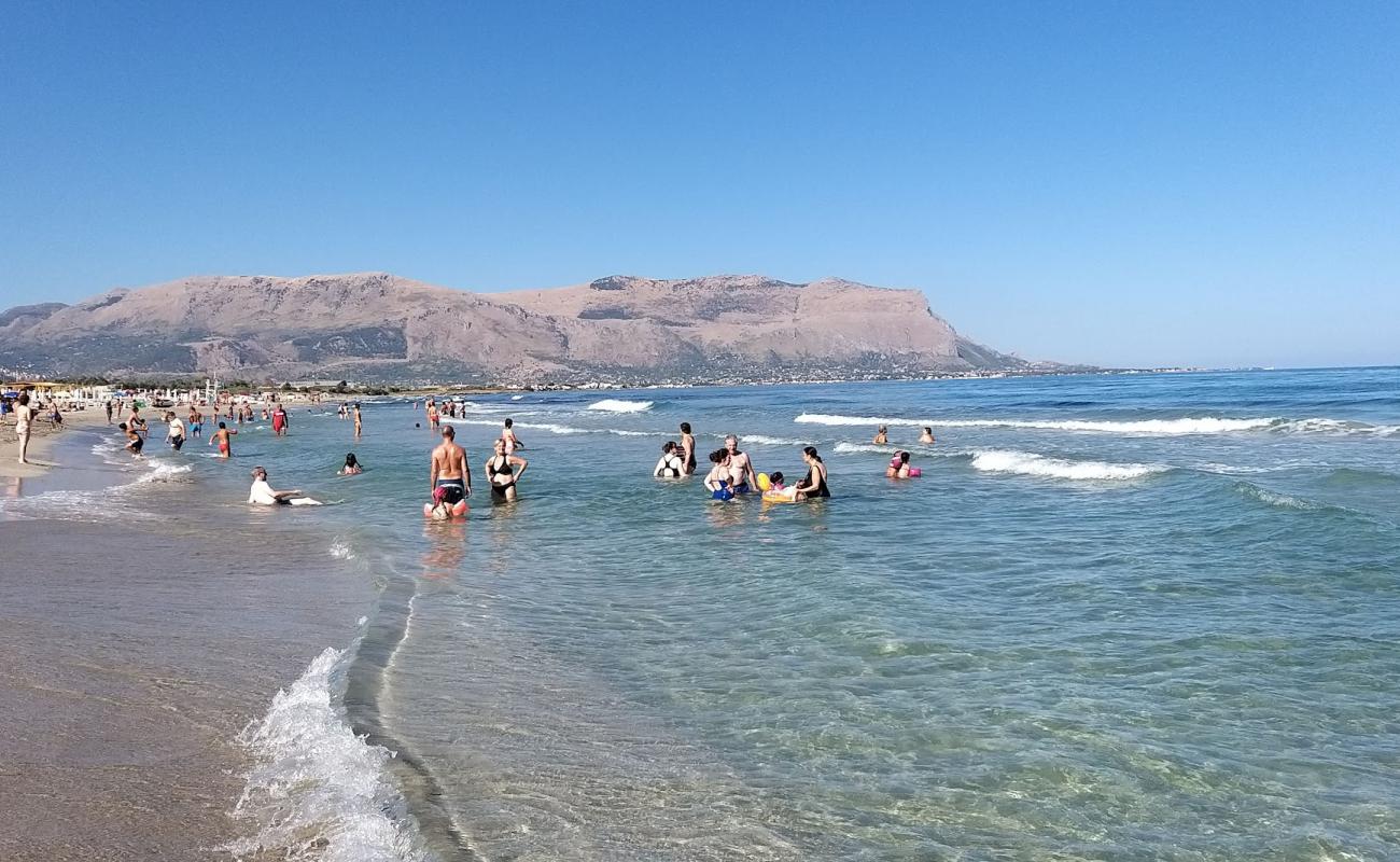 Photo of Kiwi beach II with bright sand surface