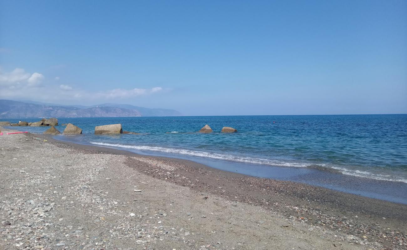 Photo of Lido Jacaranda beach with gray fine pebble surface