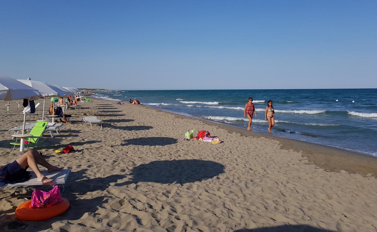 Photo of Lido di Scanzano beach with brown sand surface