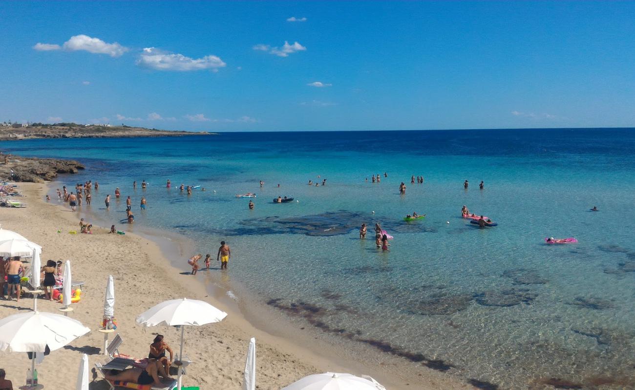 Photo of Lido Bruno beach with brown sand surface