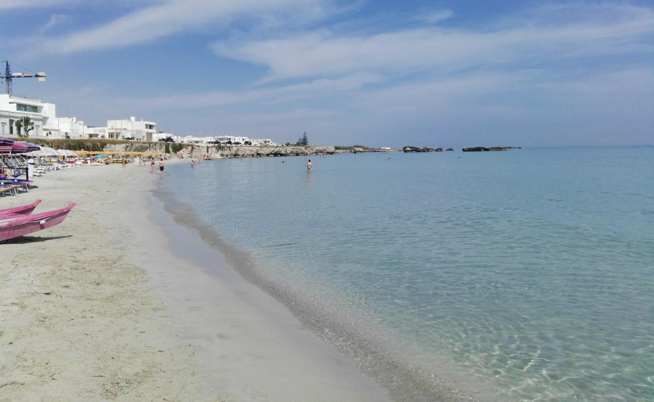 Photo of Lido L'Isola dei Briganti with bright sand surface