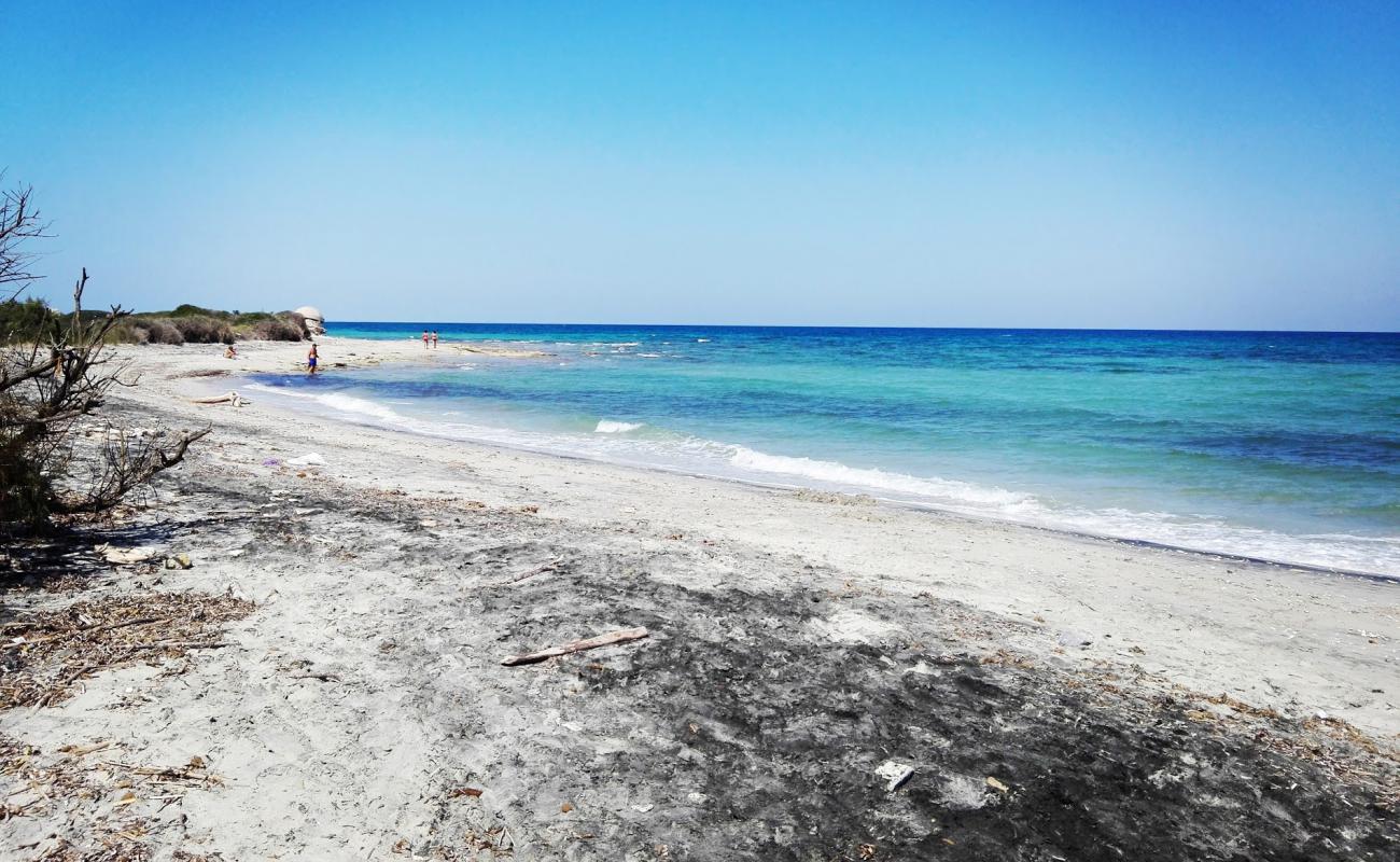 Photo of Posto Ponte di Carlo beach II with light sand &  pebble surface