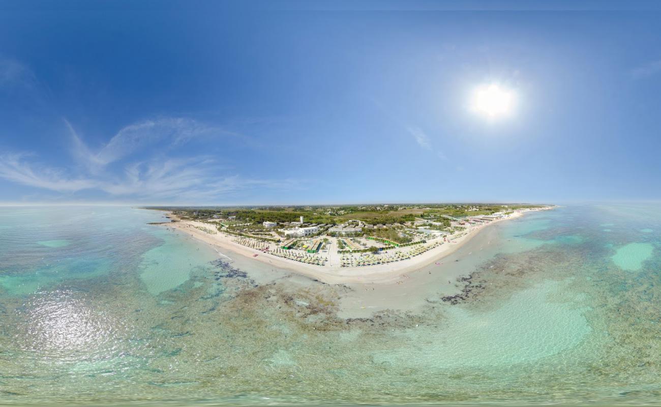 Photo of Idrovore beach with bright sand surface