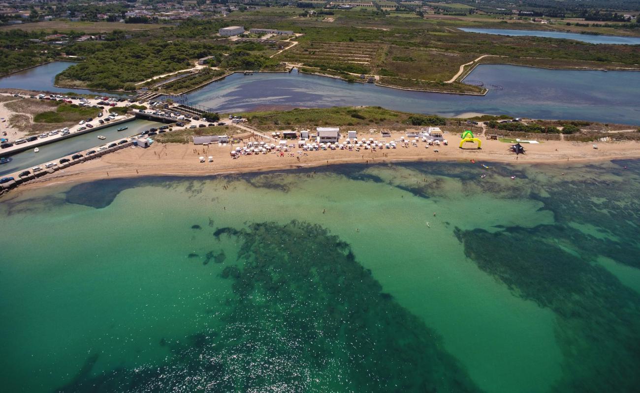 Photo of Istmo beach with bright sand surface