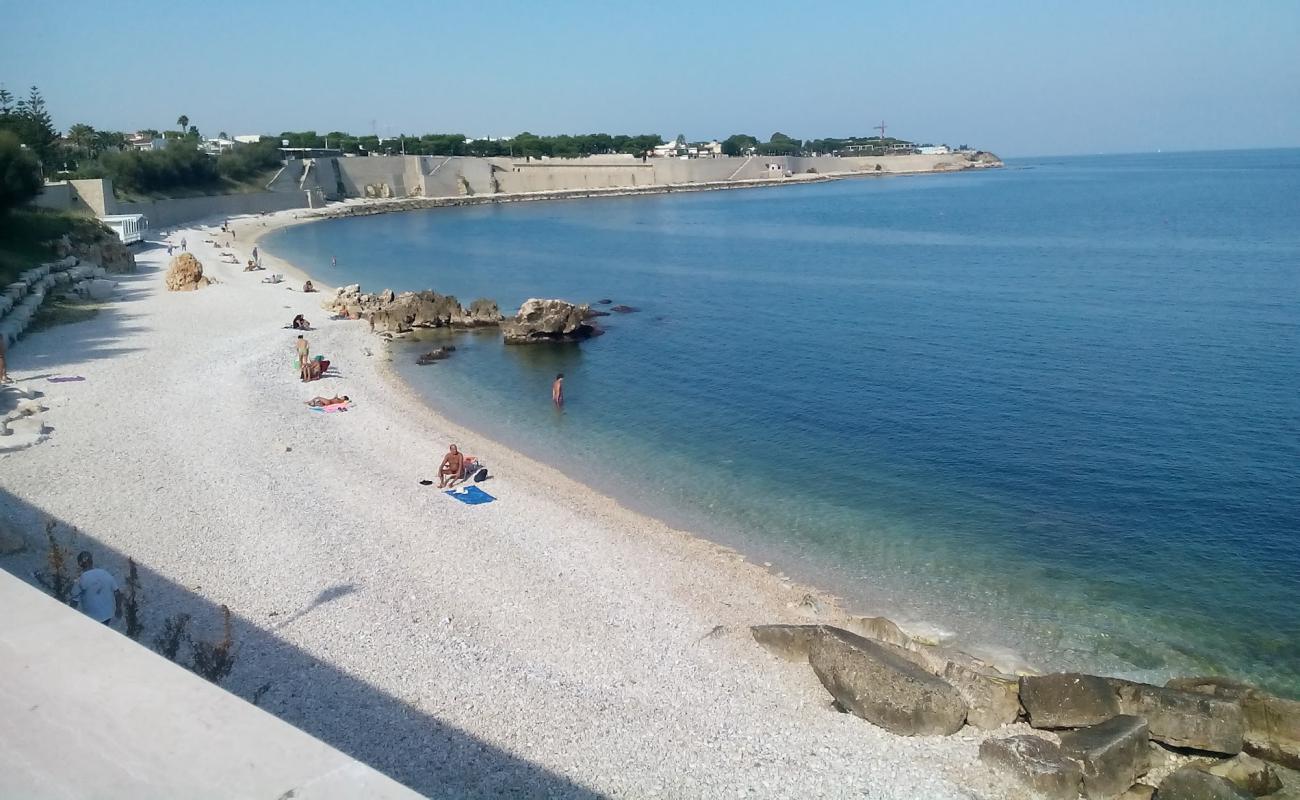 Photo of Salsello beach with gray pebble surface