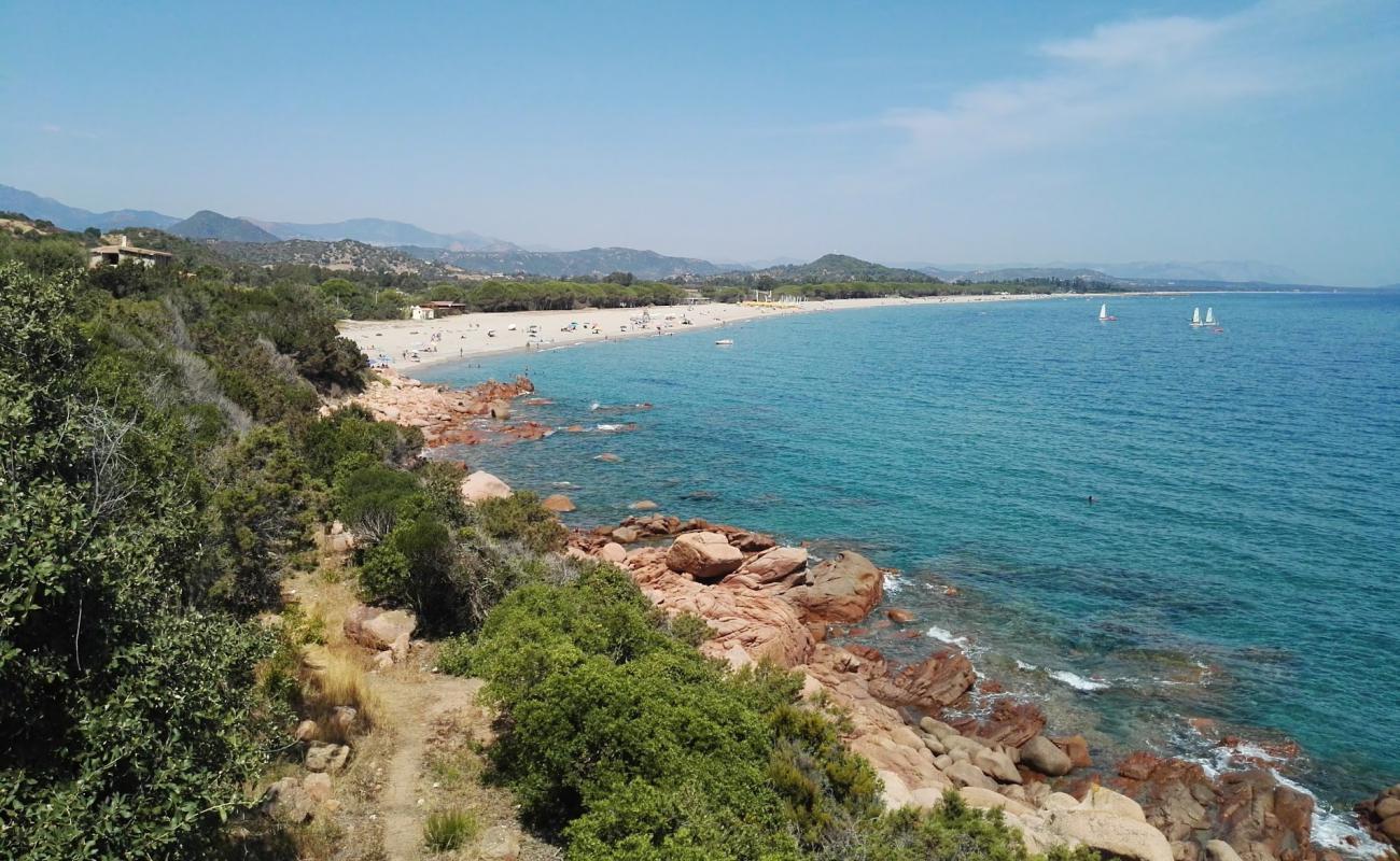 Photo of Perd'e Pera with bright sand surface