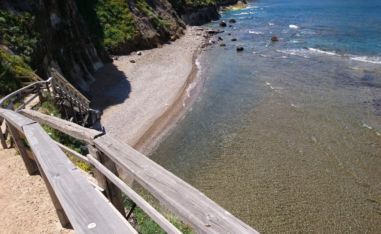 Photo of Pedraladda with brown pebble surface