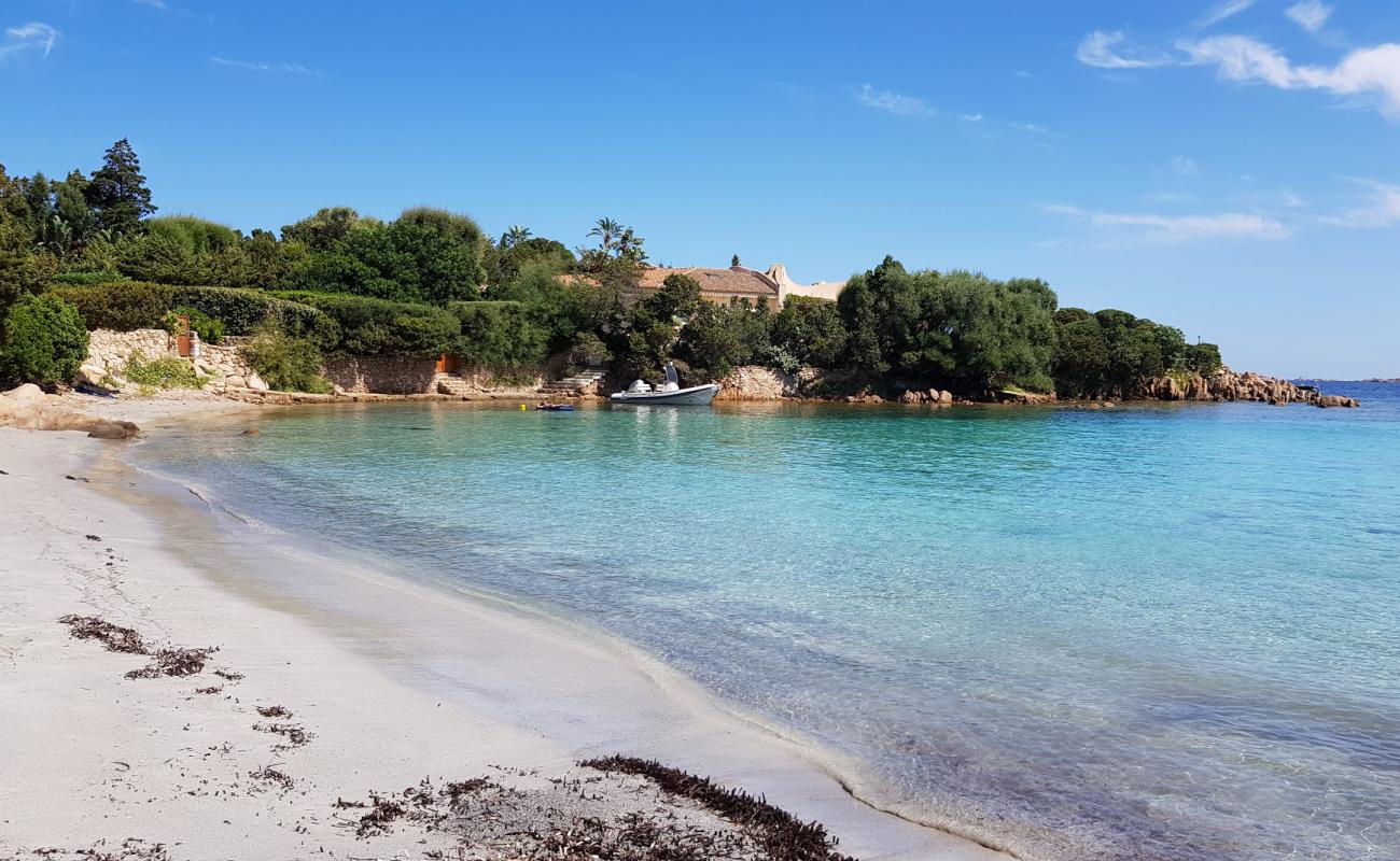 Photo of Spiaggia Piccolo Romazzino with bright sand surface