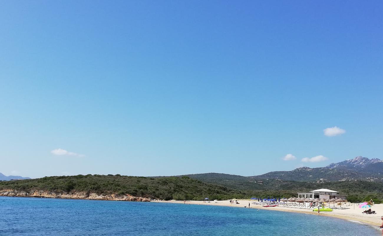 Photo of Cala Razza di Juncu with light sand &  pebble surface