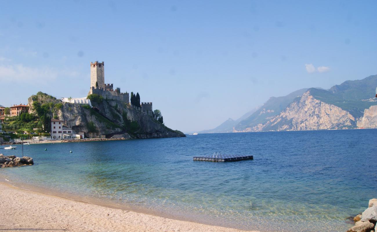 Photo of Paina Beach with gray fine pebble surface