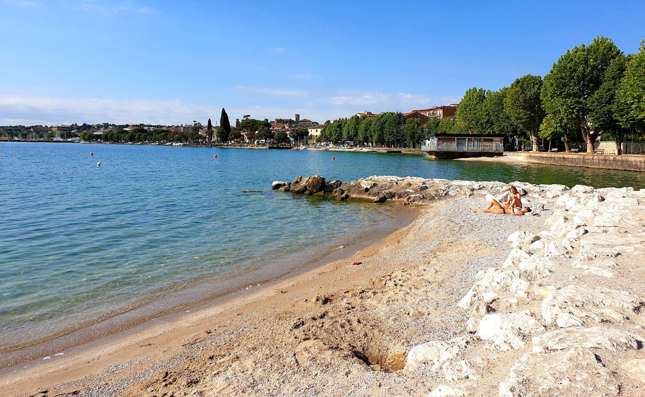 Photo of Desenzanino Beach with gray fine pebble surface