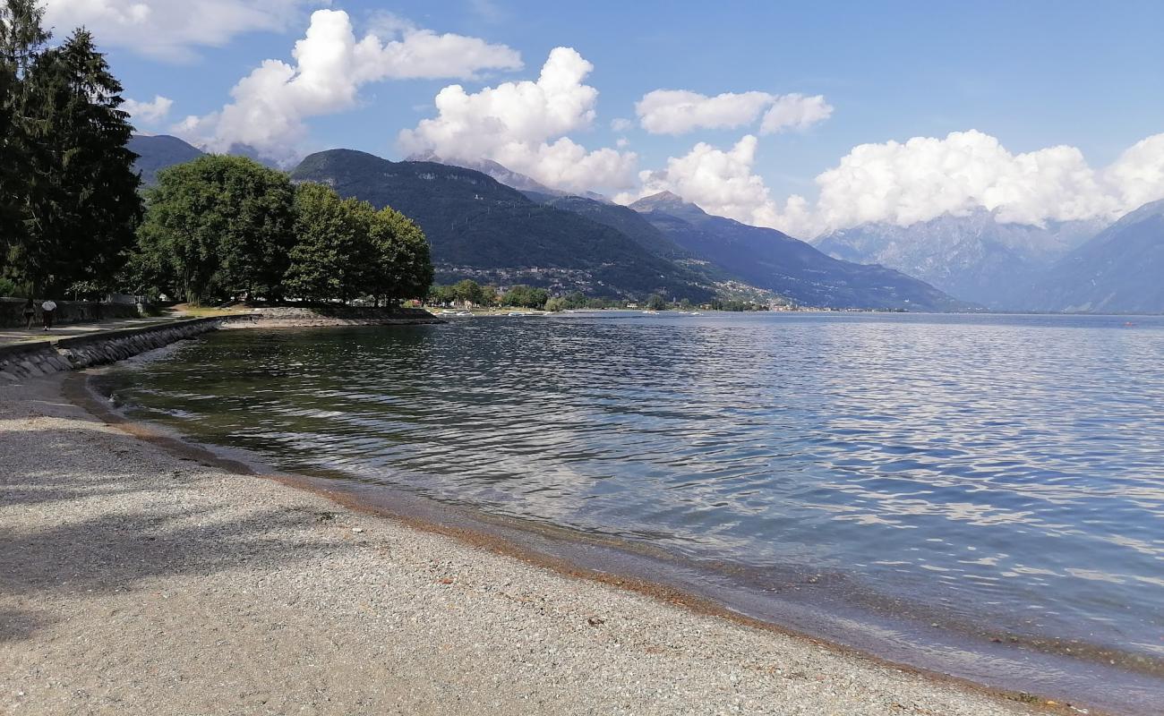 Photo of Spiaggia publica di Dongo with light pebble surface