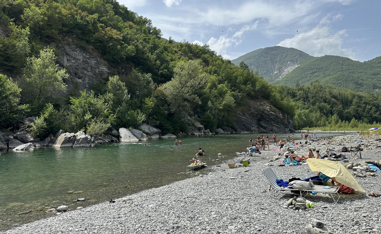 Photo of Bobbio Beach with gray pebble surface