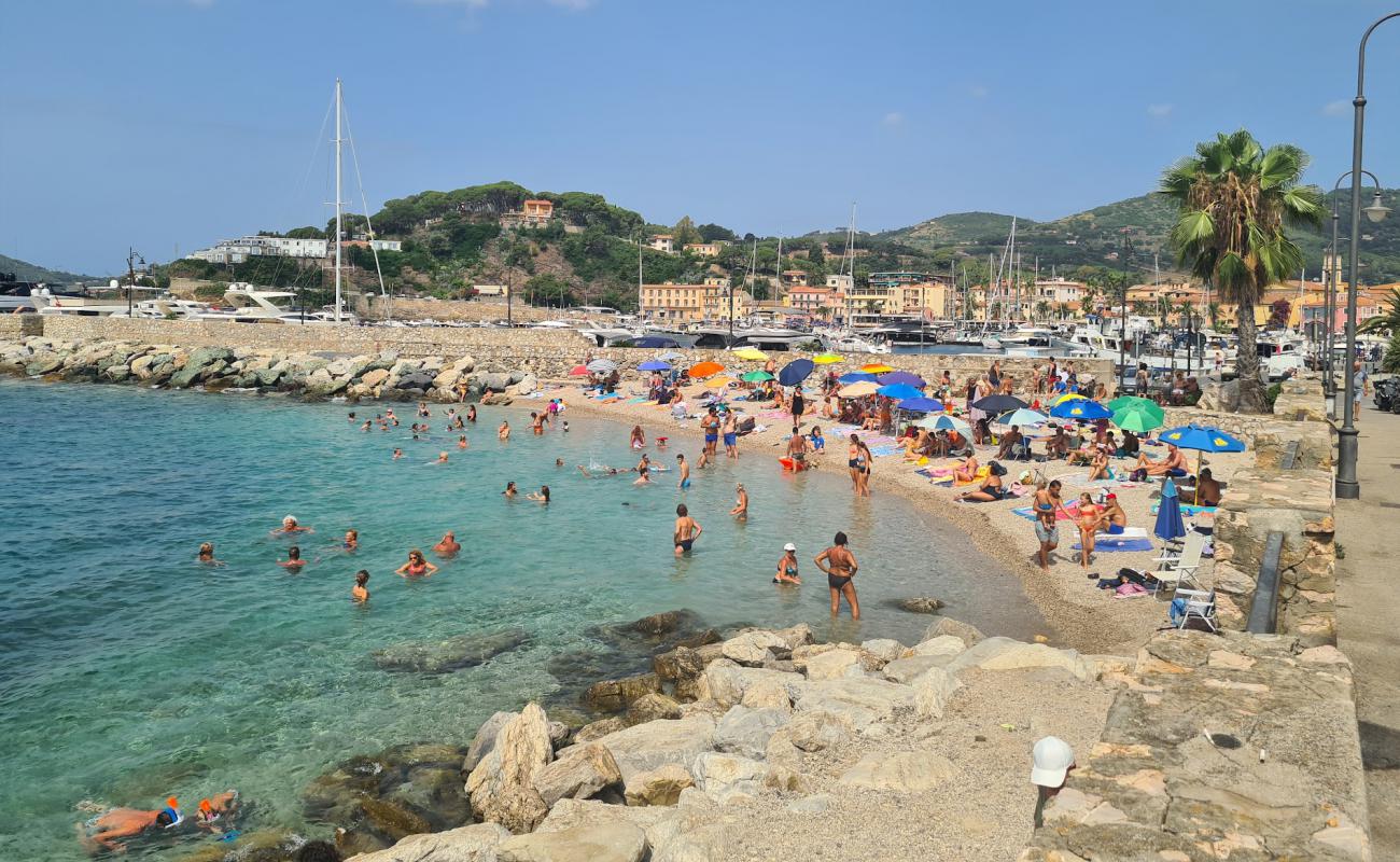 Photo of Spiaggia della Pianotta with light fine pebble surface