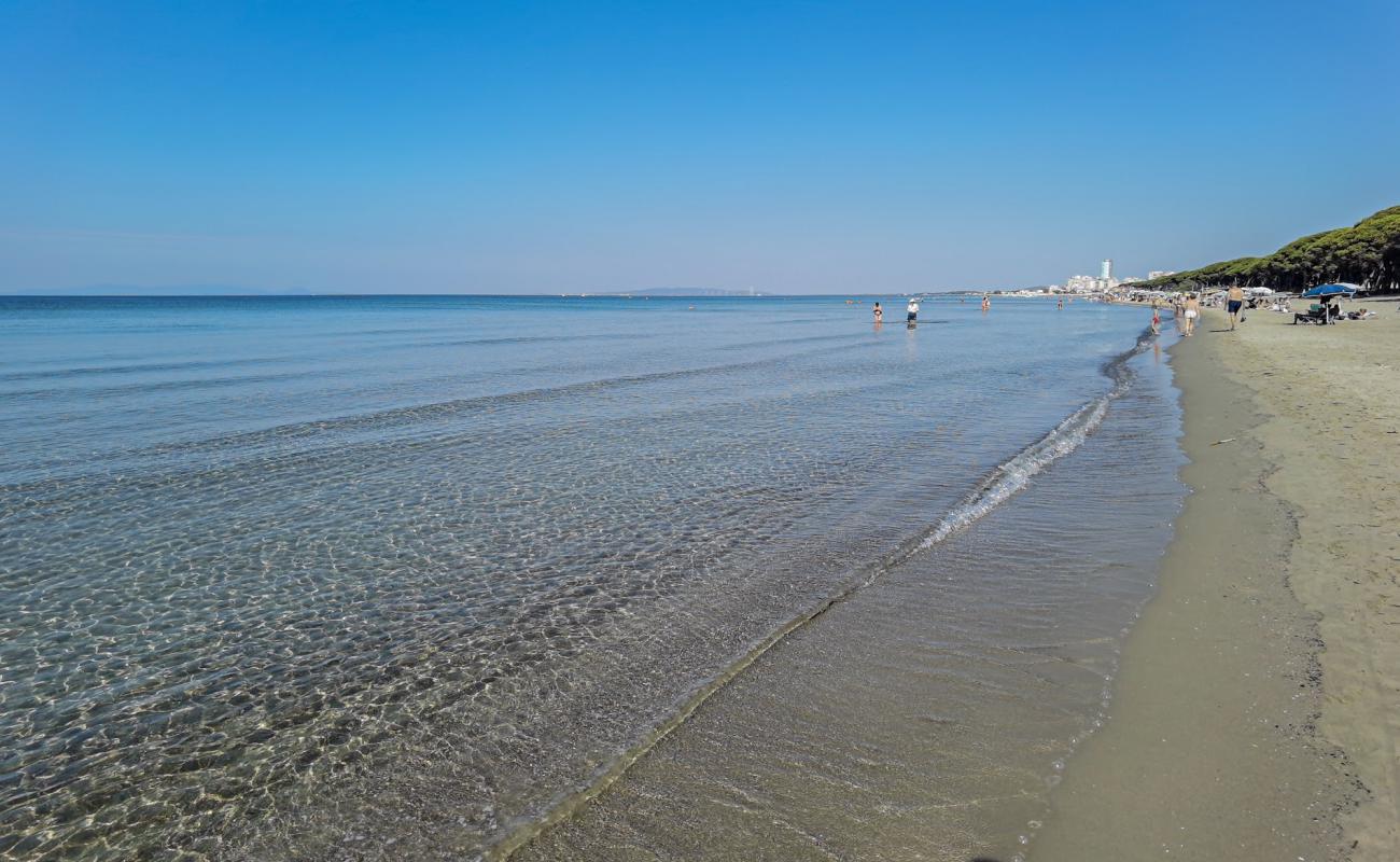 Photo of Spiaggia libera Colonia Marina with bright sand surface