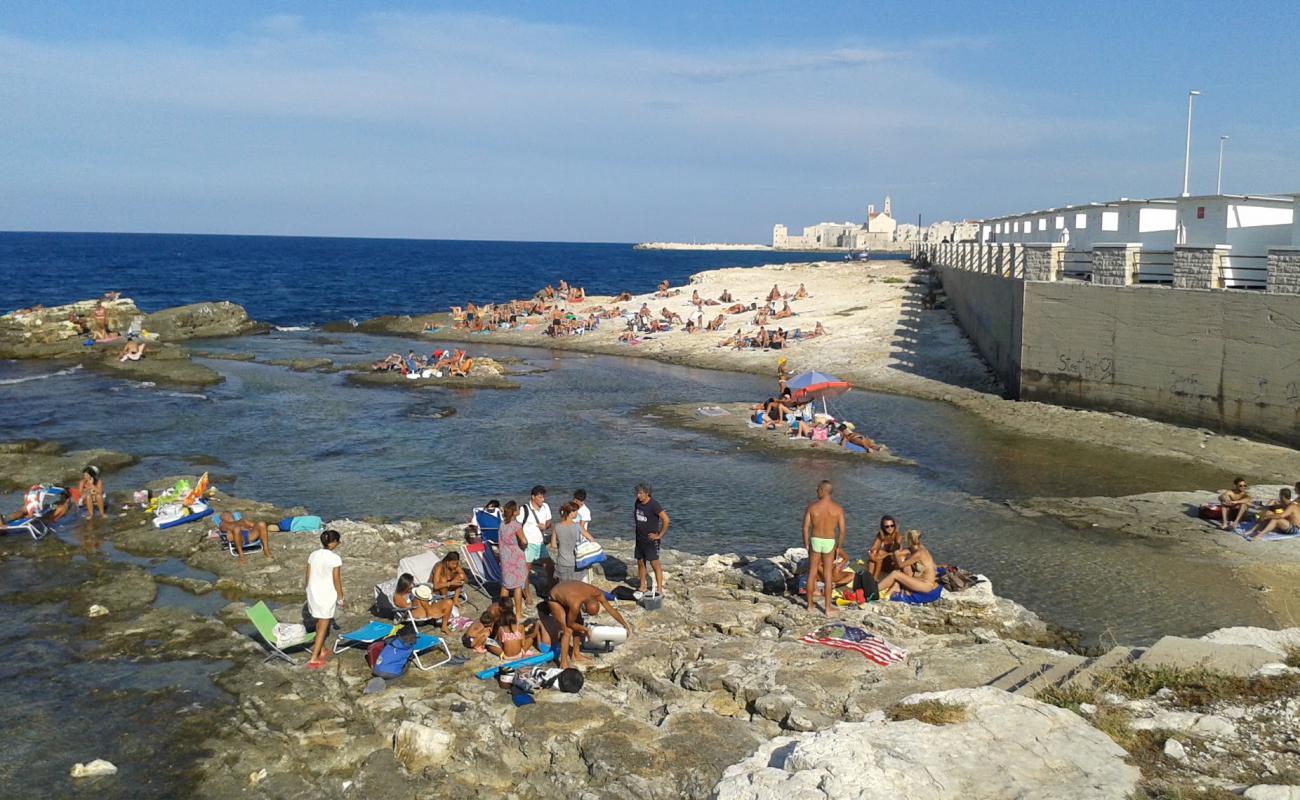 Photo of Spiaggia Il Crocifisso with rocks cover surface