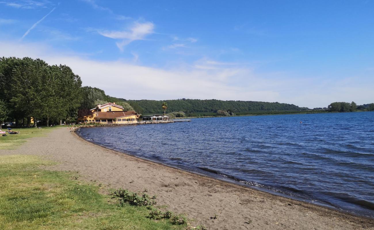 Photo of Spiaggia libera Venere with gray sand surface