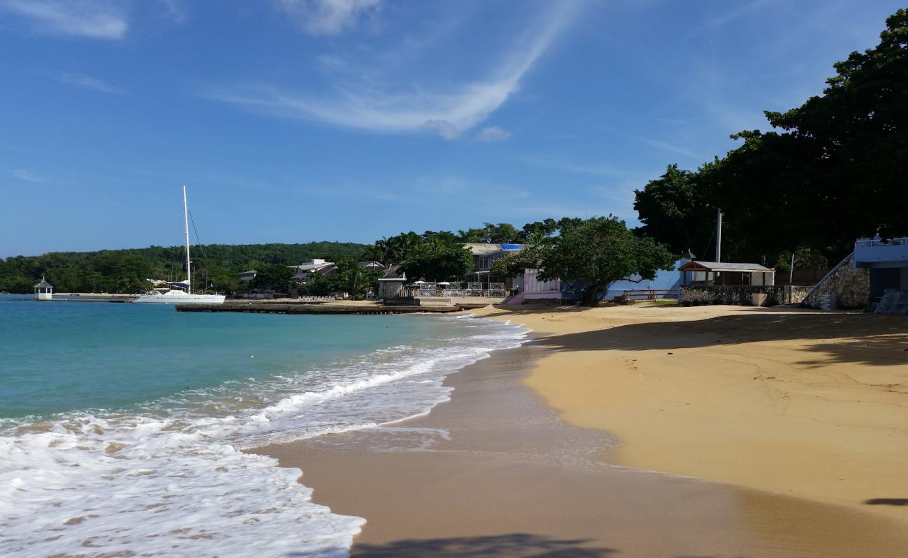 Photo of Shaw Park Beach with bright fine sand surface