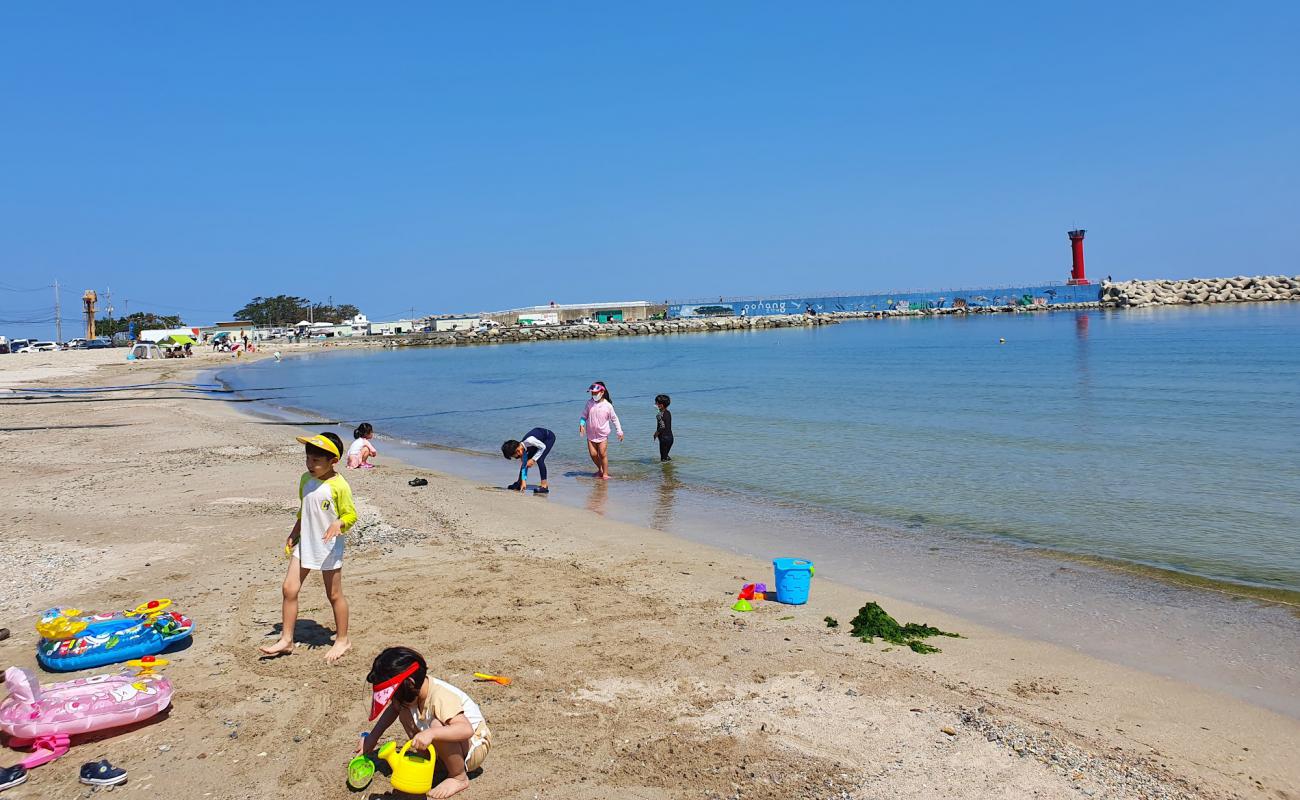 Photo of Samjeong Beach with bright sand surface