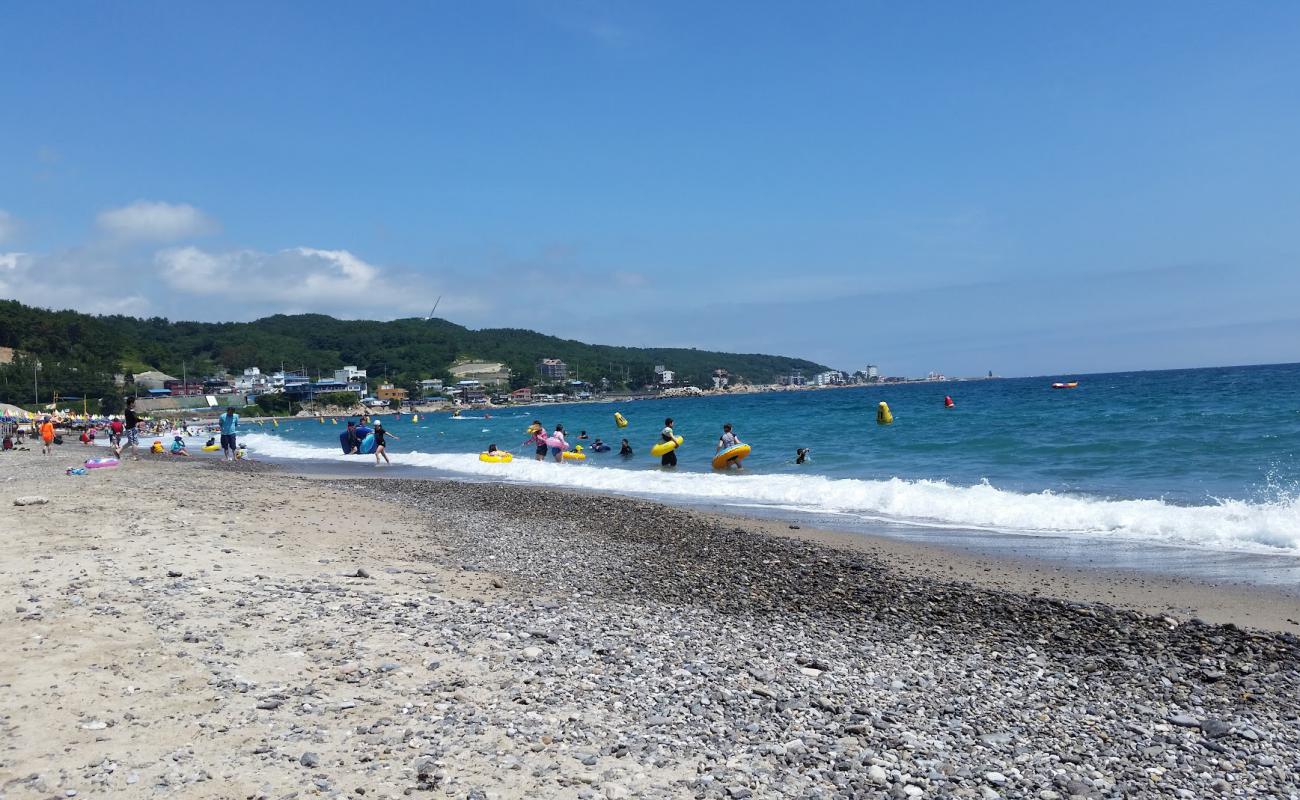 Photo of Oryu Beach with gray pebble surface