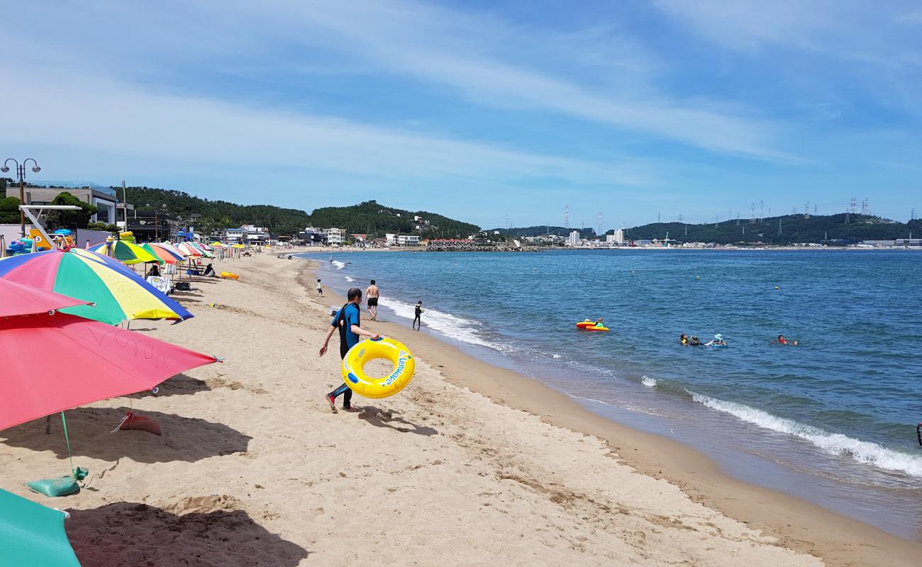 Photo of Imrang Beach with bright sand surface