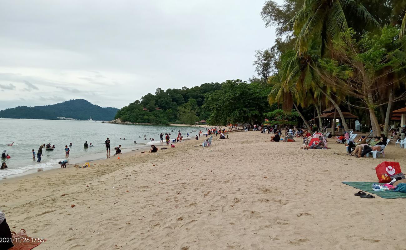 Photo of Teluk Batik Beach with bright sand surface