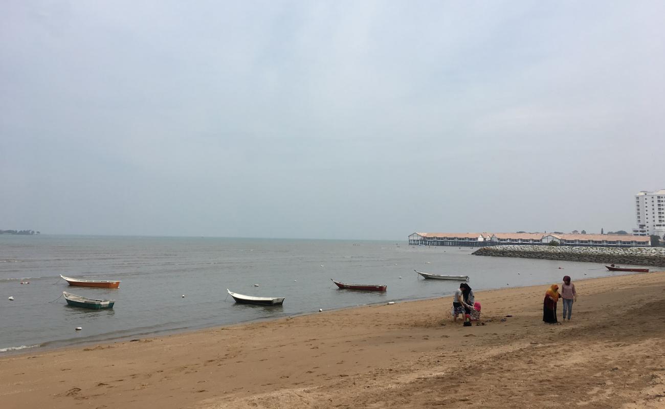 Photo of Tanjong Gemok Beach with bright sand surface