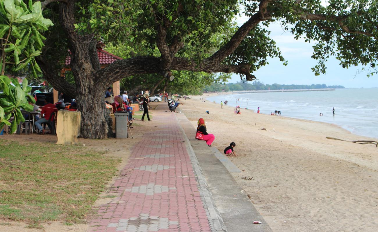 Photo of Telok Gong Beaches with bright sand surface