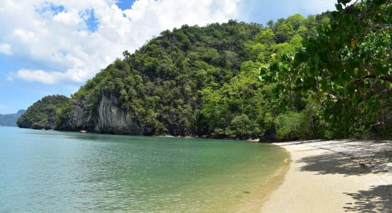 Cherita Cave Beach