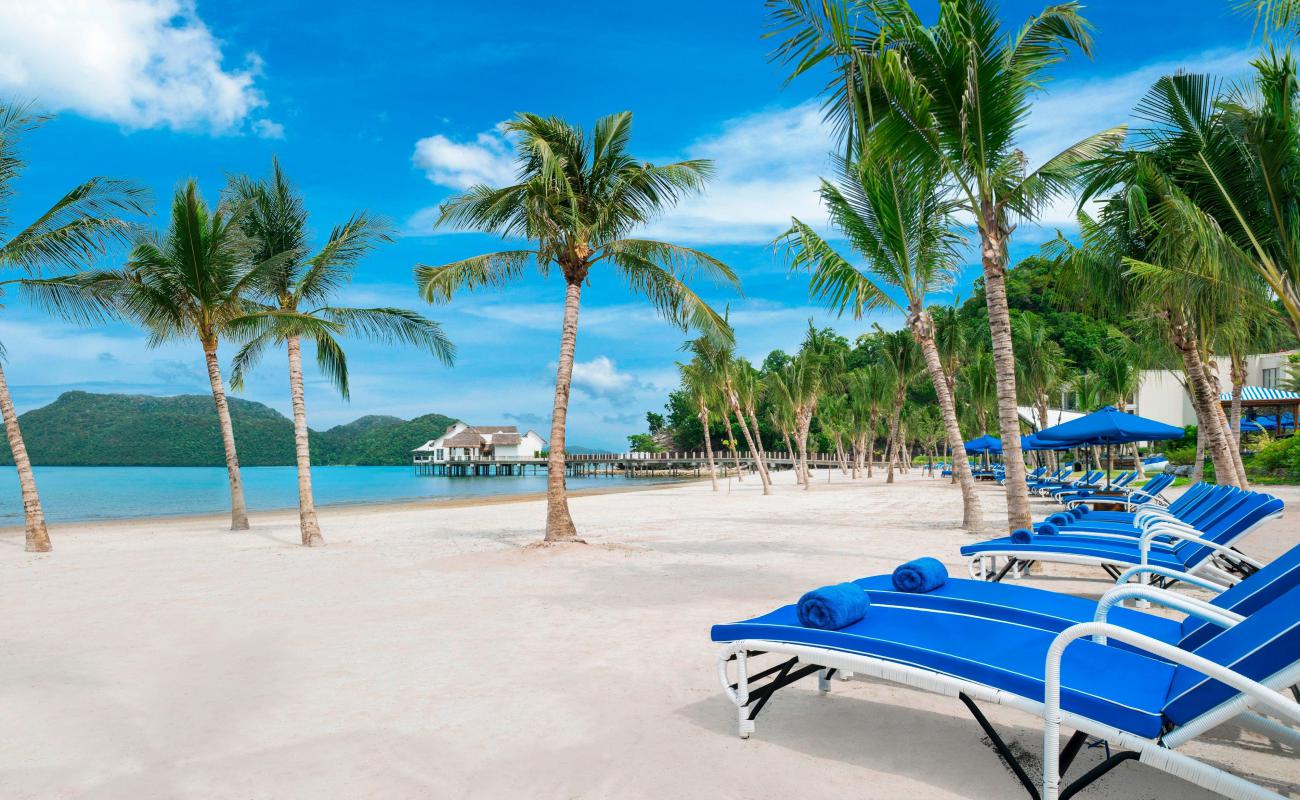 Photo of Beringin Beach with bright sand surface