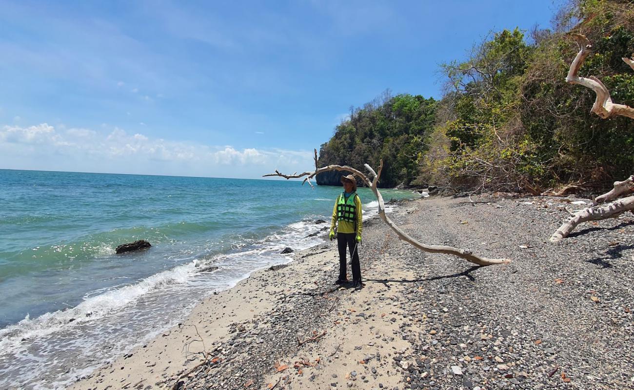 Photo of Black Sand Beach with gray sand &  pebble surface