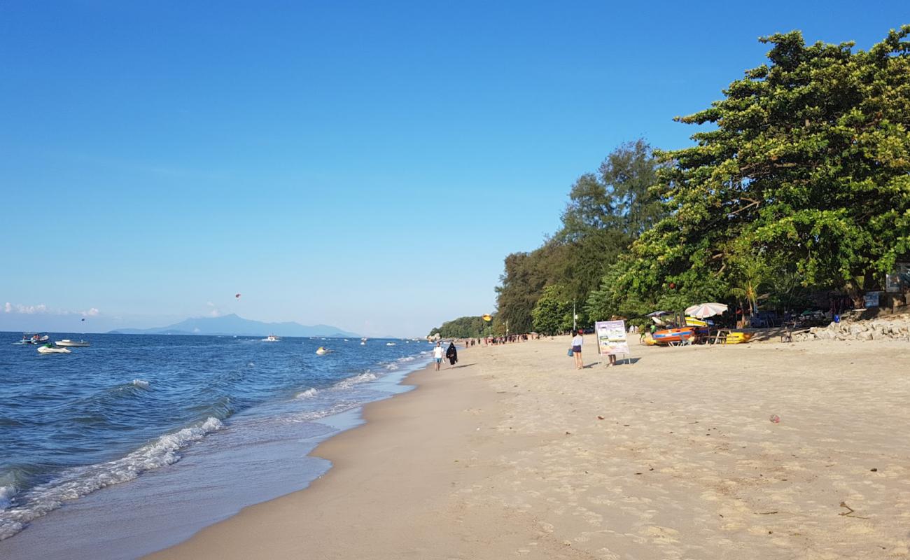 Photo of Batu Feringghi Beach with bright sand surface