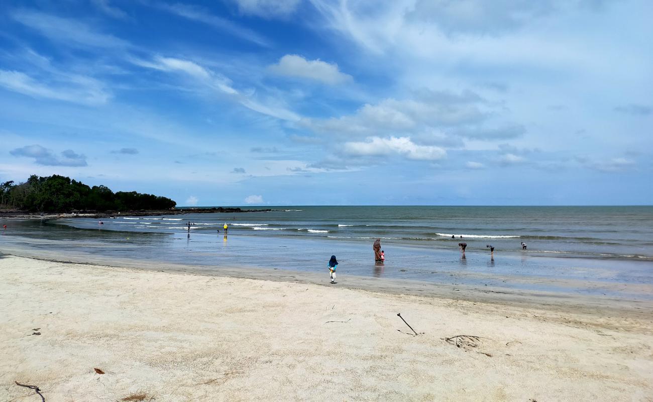 Photo of Temalah Beach with gray sand surface