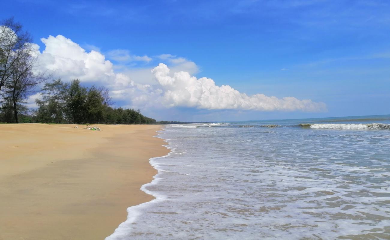 Photo of Lanjut Beach with bright sand surface