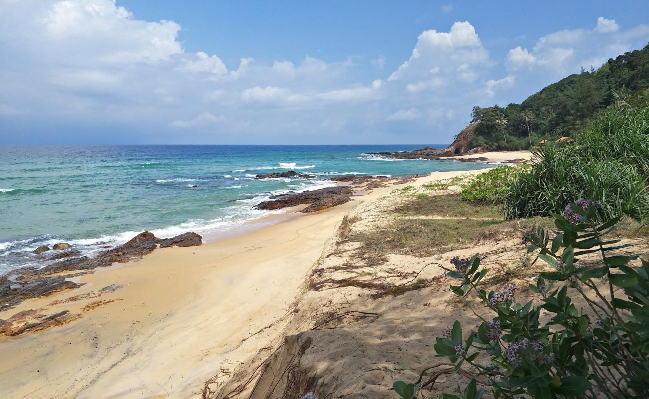 Photo of Teluk Bidara Beach with bright sand surface