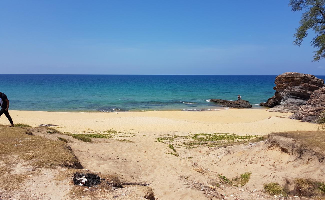 Photo of Batu Pelanduk Beach with bright sand surface