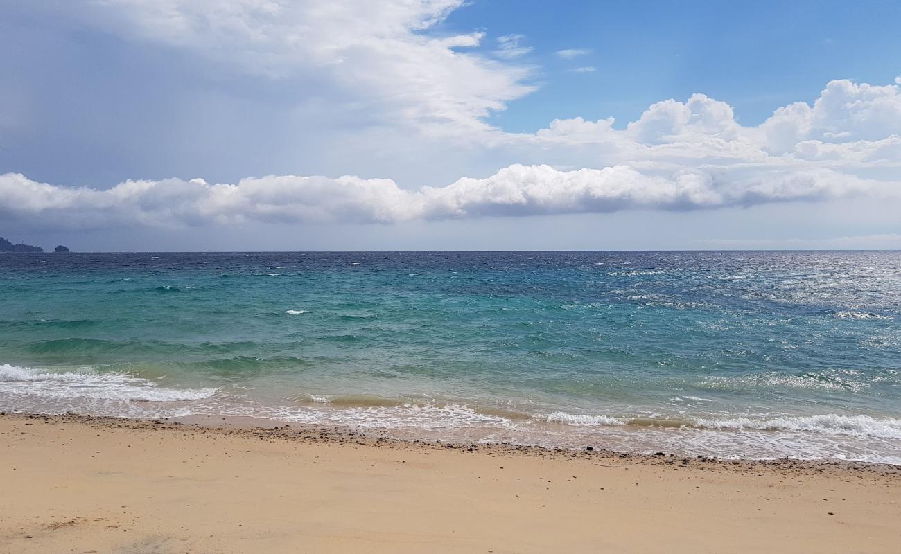 Photo of Mawar Beach with bright sand surface