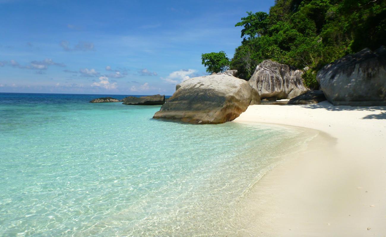 Photo of Pulau Tulai Beach with white sand surface