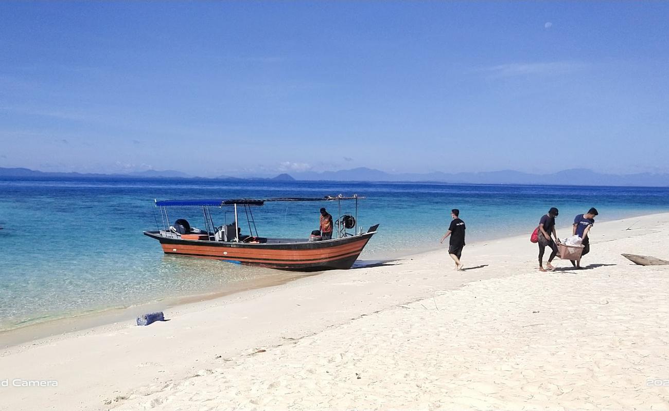 Photo of Bidong Bay with bright sand surface