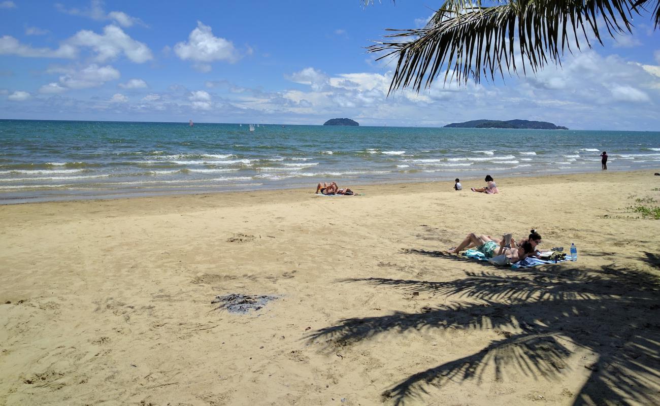 Photo of Tanjung Aru Beach with bright sand surface