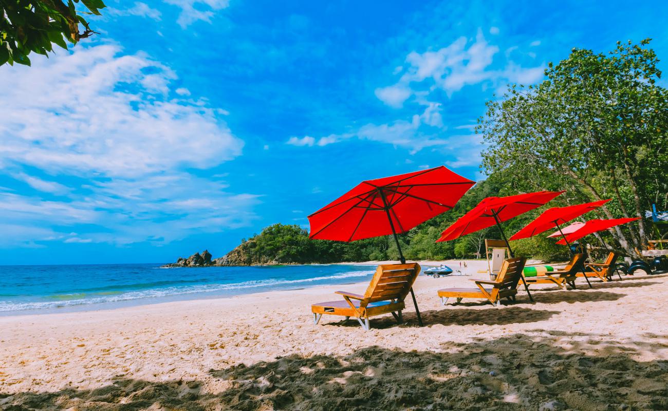 Photo of Usukan Island Beach with bright fine sand surface