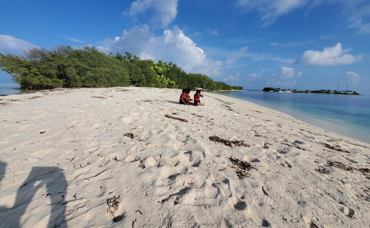 Photo of Kuda Finolhu Beach with white fine sand surface