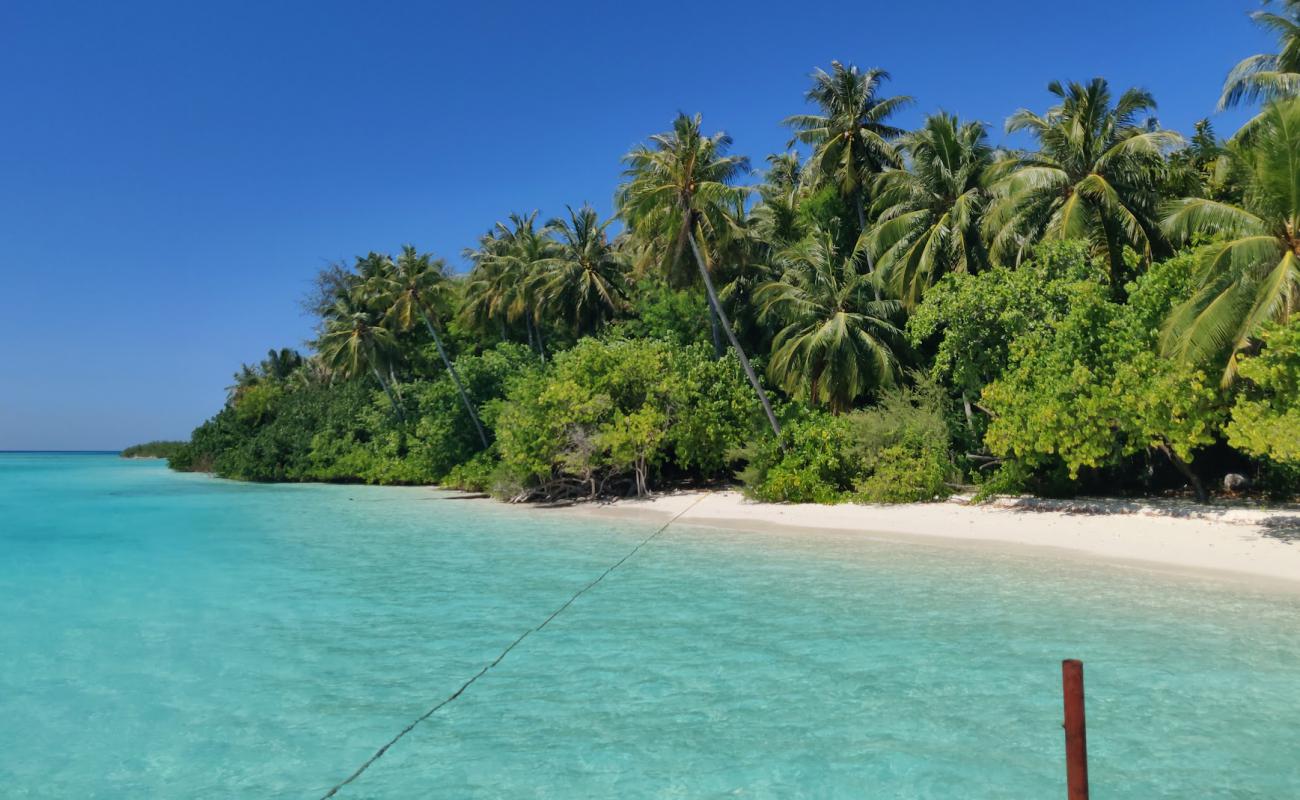 Photo of Villingillivaru Beach with white sand surface